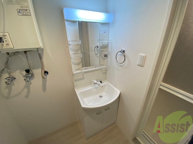 洗面設備　こちらに洗面台があります。朝の洗顔はこちらで。