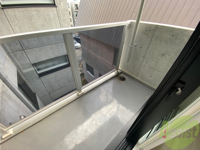 バルコニー　バルコニーです。洗濯物を干したり一息ついたりできますね！