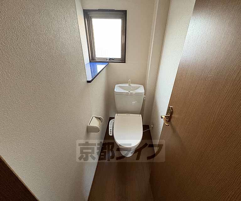 トイレ　独立洗面台です。