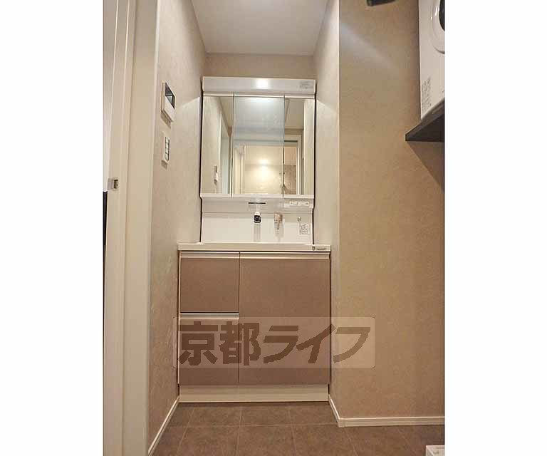 洗面設備　独立洗面台です。