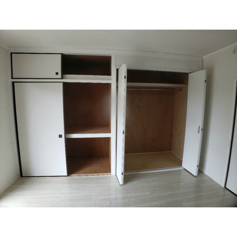 収納　たっぷり収納できる押し入れ付き。