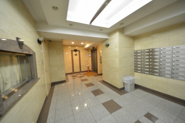 ロビー　ユーカ心斎橋東　ロビー