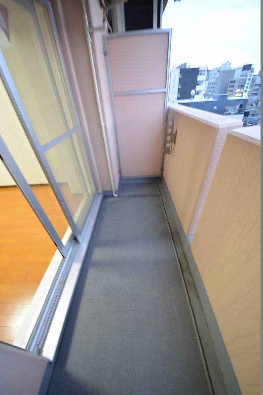 バルコニー　ユーカ心斎橋東