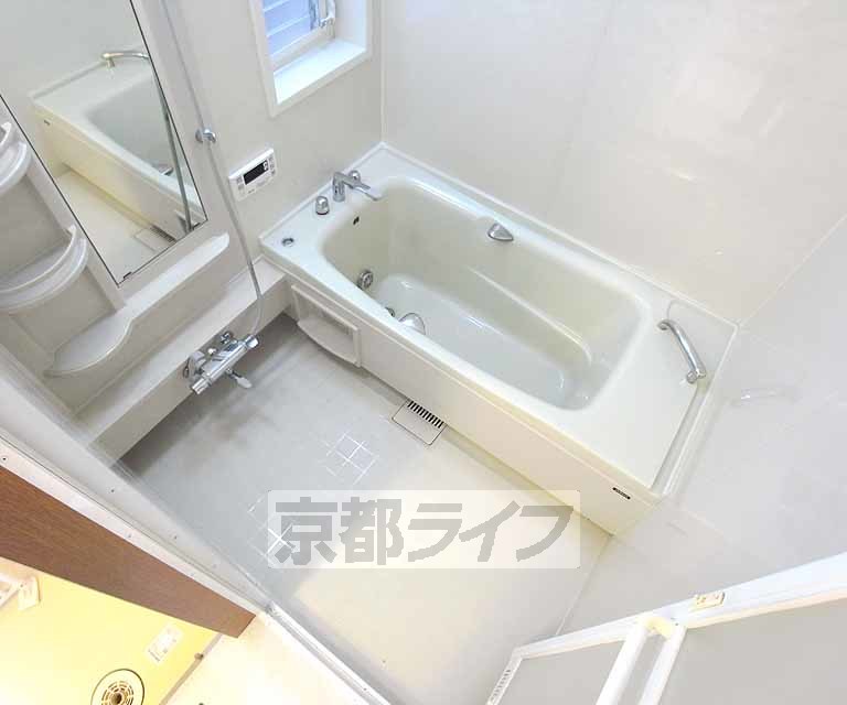 バス・シャワールーム　一坪サイズの大きなお風呂