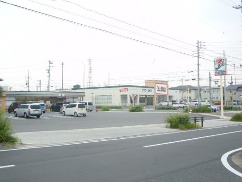 コンビニ　セブン－イレブン常滑榎戸店（コンビニ）まで329m