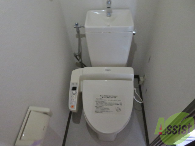 トイレ　トイレはウォシュレットが付いているので安心ですね。