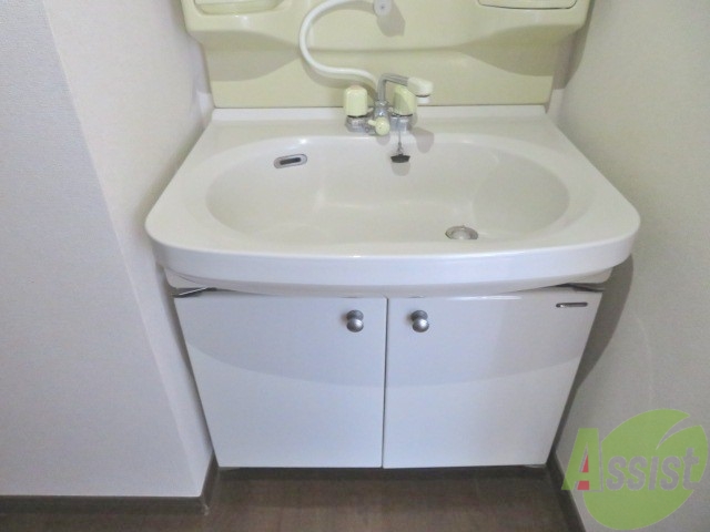 洗面設備　洗面台はこちら。独立なので忙しい朝の味方ですね。