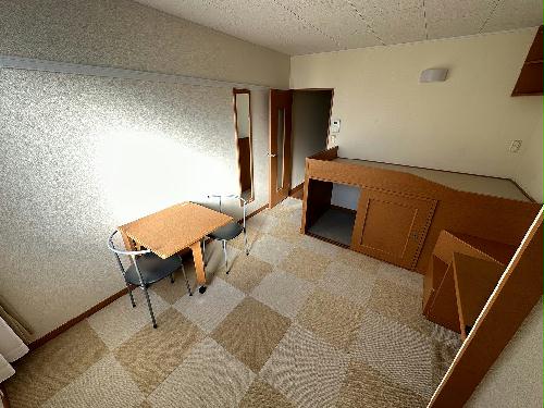 居室・リビング　絨毯の柄は無地の場合もございます