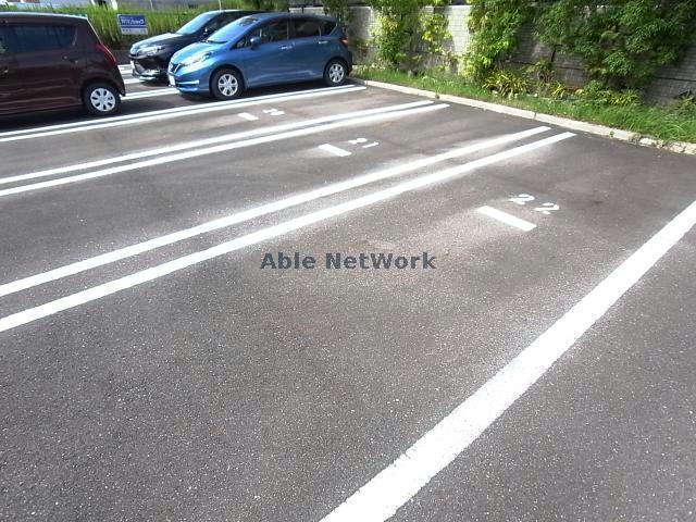 駐車場　駐車場