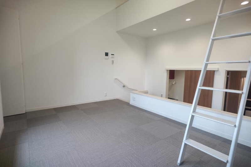 居室・リビング　同物件別部屋写真