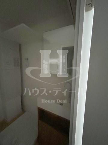 洗面設備　独立洗面台、朝の身支度には欠かせません