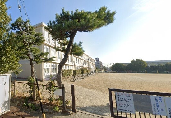 小学校　浜松市立浅間小学校（小学校）まで527m