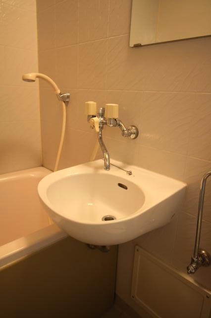 洗面設備　同仕様