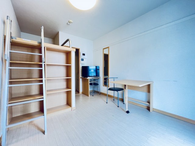 居室・リビング　エアコン付きで初期費用を抑えたい方にもおすすめです。