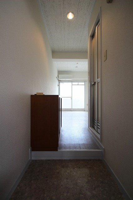 玄関　同物件、別号室のものです。