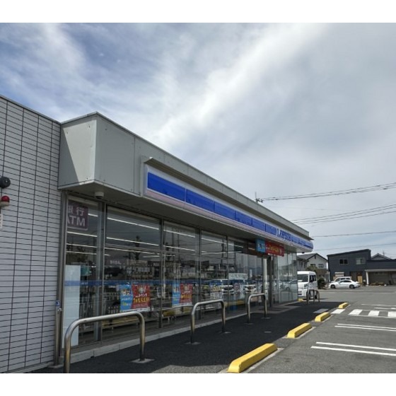 コンビニ　ローソン高崎新町店（コンビニ）まで818m