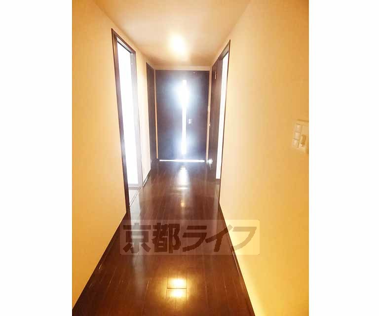 その他部屋・スペース　きれいな廊下。