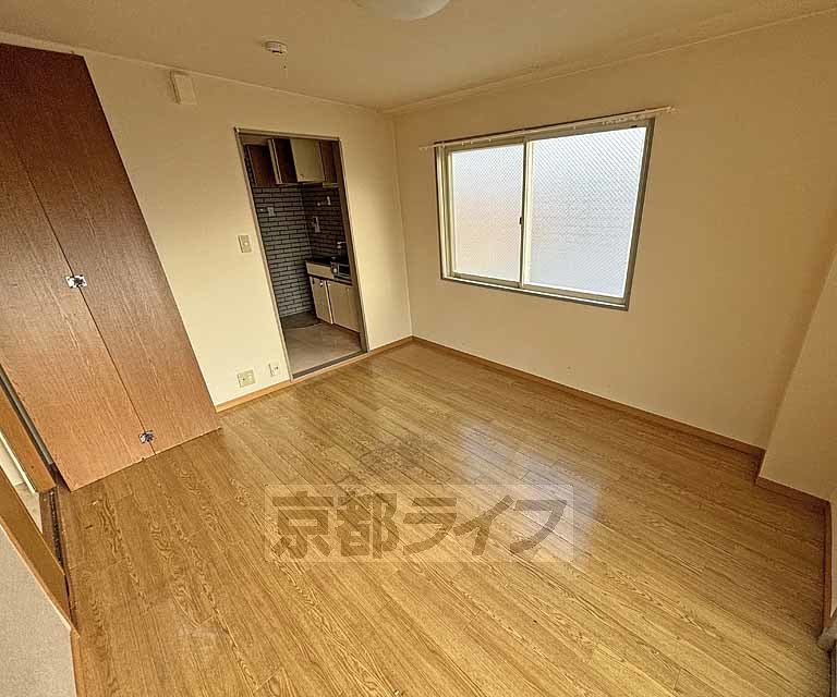 エスポワール亀岡の居間写真