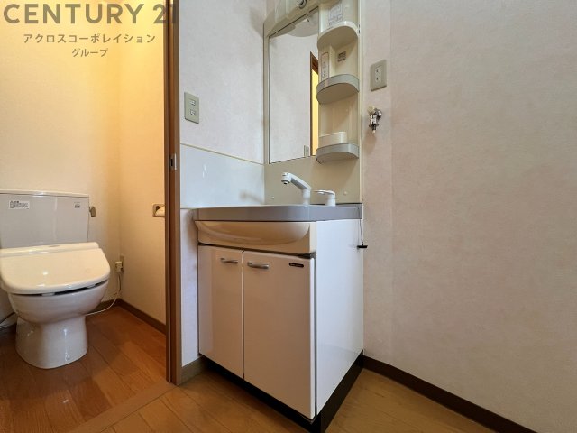 洗面設備　シャワー付き洗面化粧台付き♪