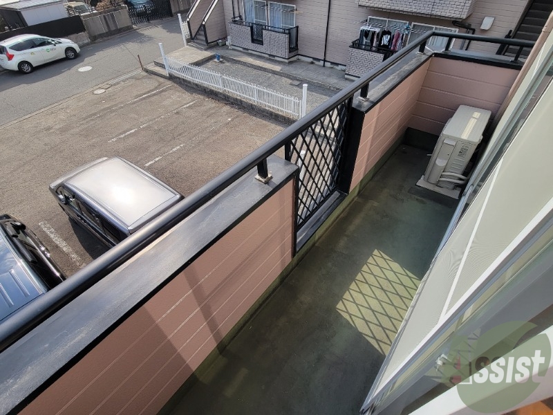 バルコニー　バルコニーは広々としていて洗濯物も干しやすい。