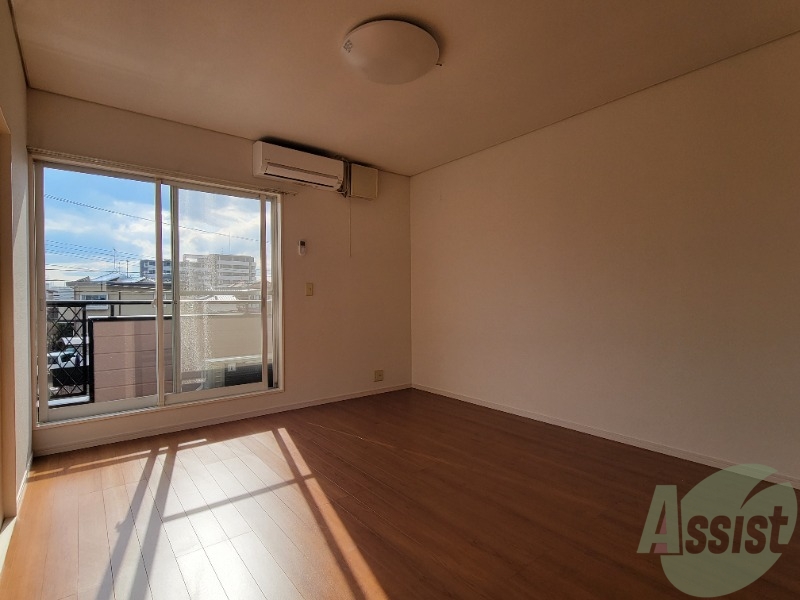 居室・リビング　広々と市や間取りで使いやすく角部屋で陽当たりも良好