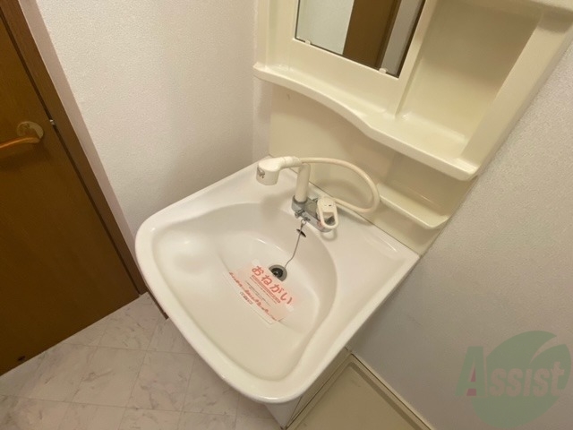 洗面設備　洗面台はこちら。朝の身支度はここでばっちり。