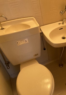 トイレ　写真は別号室　現況優先です。