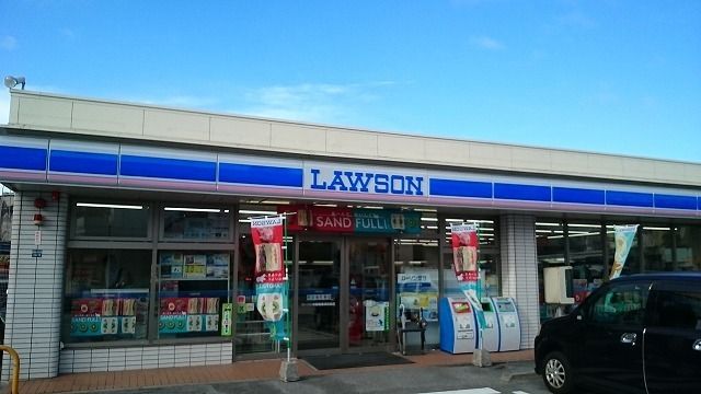 コンビニ　ローソン中部商業高校前店（コンビニ）まで850m