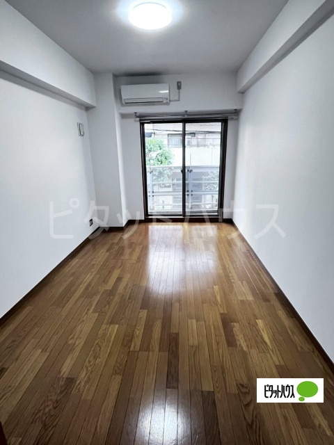 居室・リビング　洋室６．９帖です