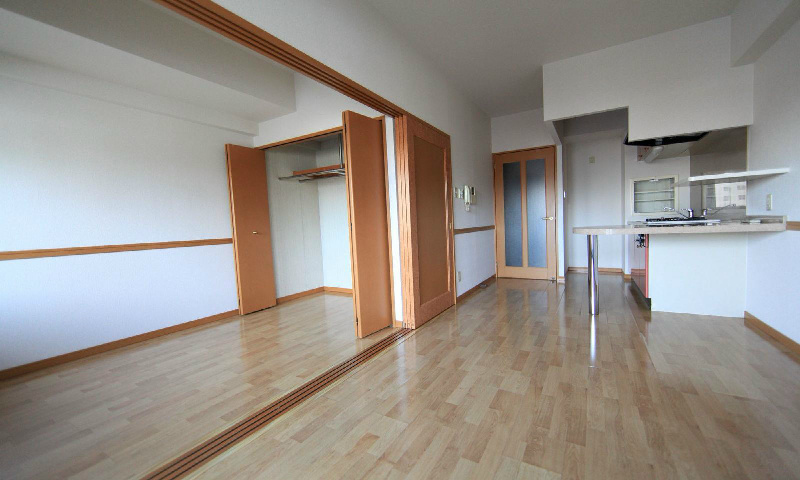 居室・リビング　ＬＤＫ9帖　洋室4帖をつなげても仕切っても使えます