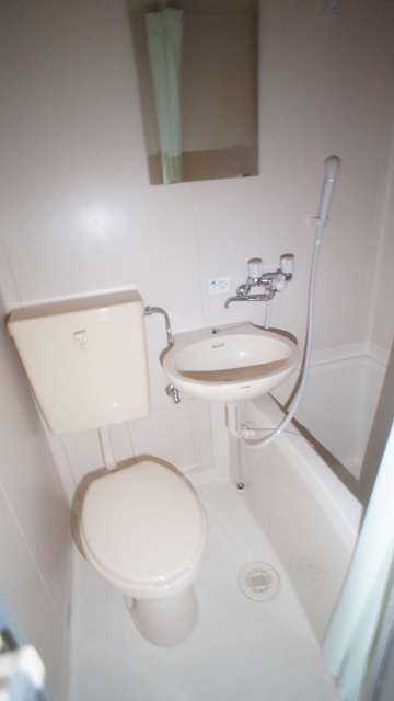 バス・シャワールーム　丸洗いのできるお掃除ラクラクの洗面台付き３点ユニットです☆