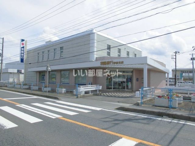 銀行　常陽銀行　伊奈支店（銀行）まで414m