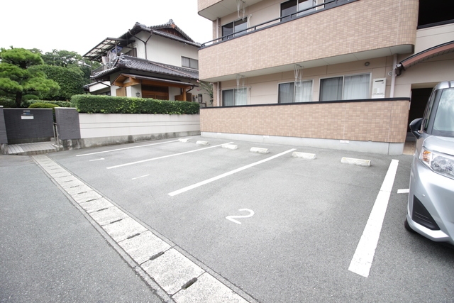 駐車場　敷地内駐車場