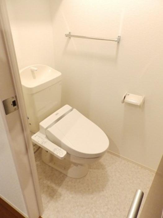 トイレ　温水洗浄暖房便座