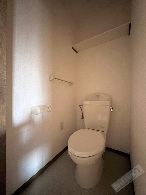 南海泉北線 和泉中央駅 徒歩25分 3階建 築26年のトイレ写真