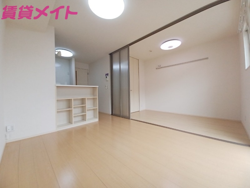 居室・リビング　同型別室のお写真です