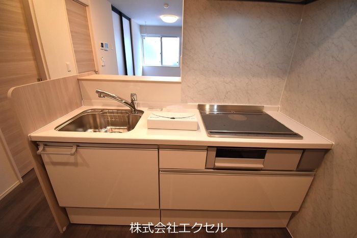 キッチン　ＩＨコンロ付きです。