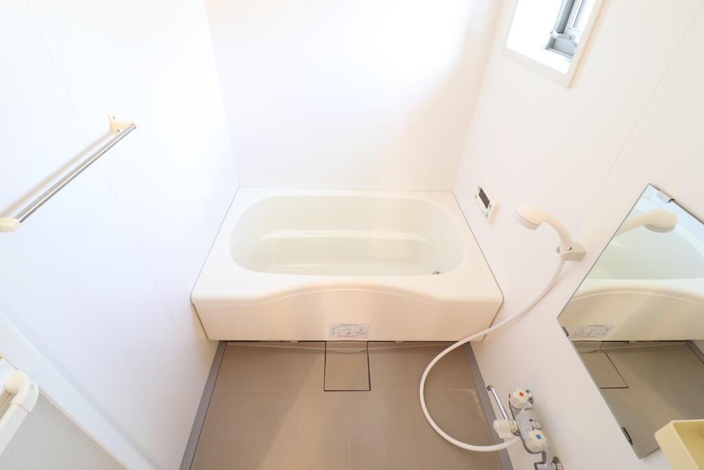 バス・シャワールーム　バスルーム