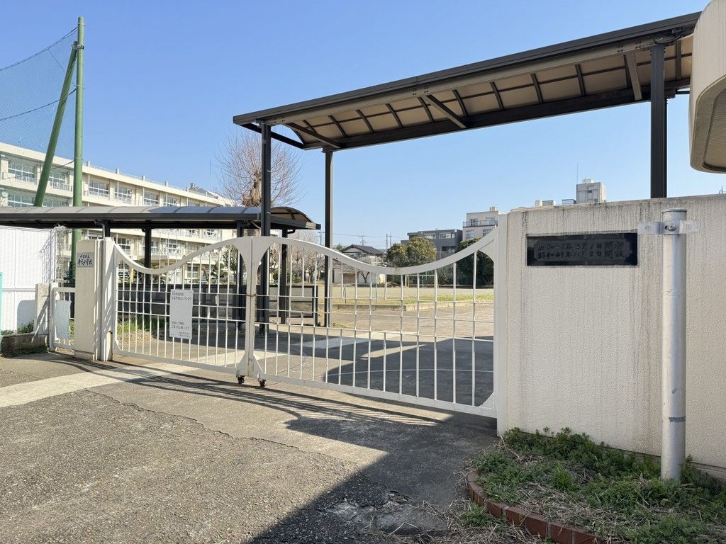 小学校　弁天小学校（小学校）まで750m