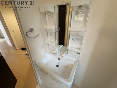 洗面設備　洗面化粧台付き☆洗濯機置場も室内にあります♪