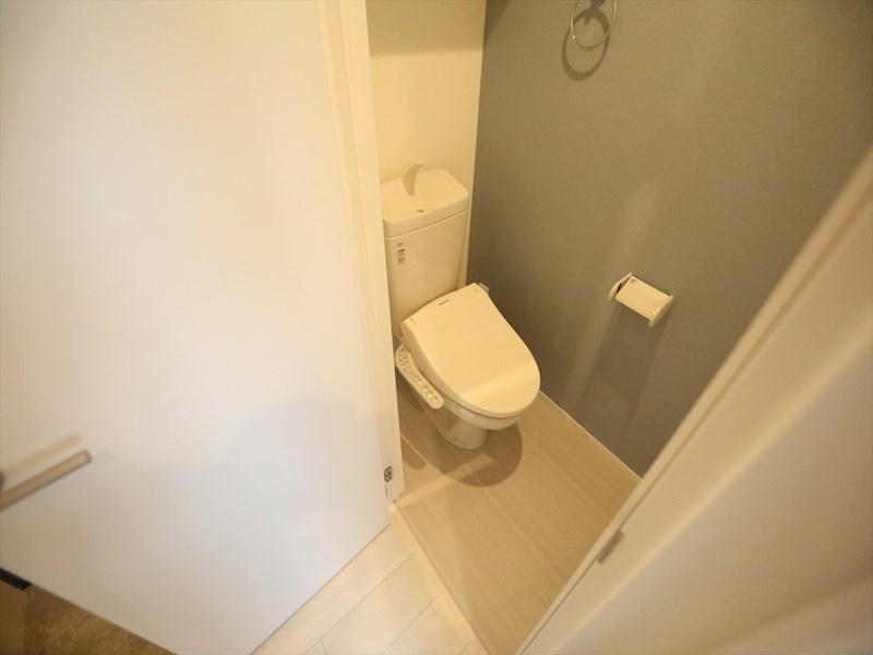 トイレ　温水洗浄暖房便座付トイレ