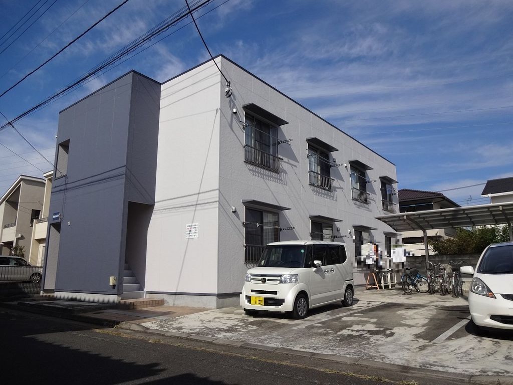 建物外観　駐車場