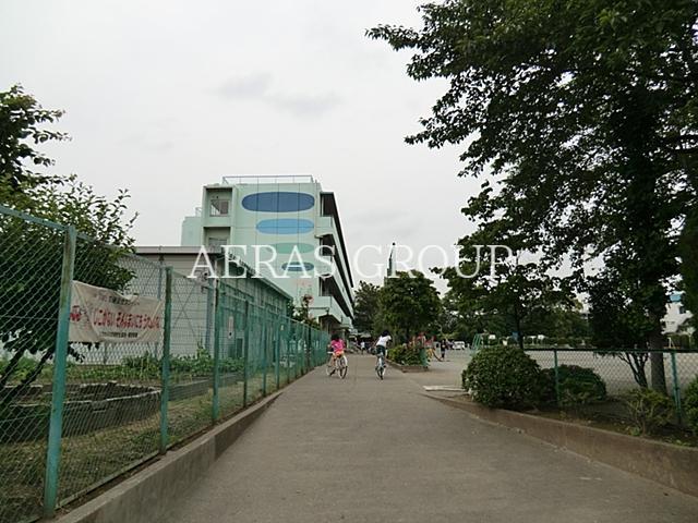 小学校　戸田市立美女木小学校（小学校）まで533m