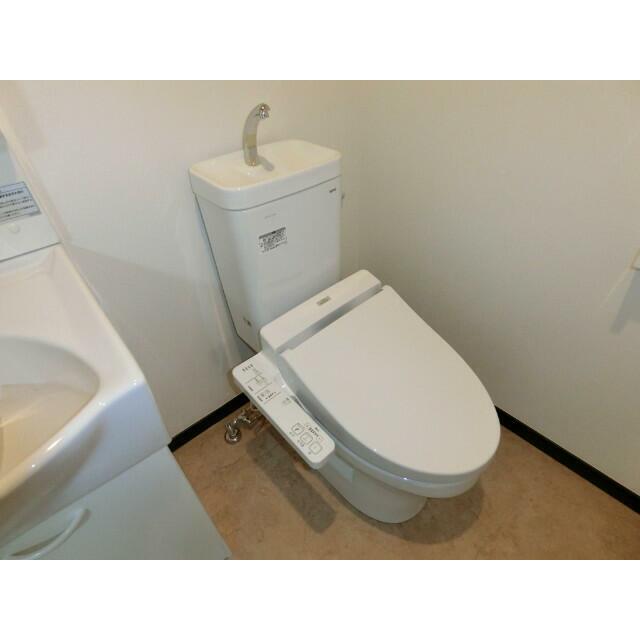 トイレ　温水洗浄暖房便座