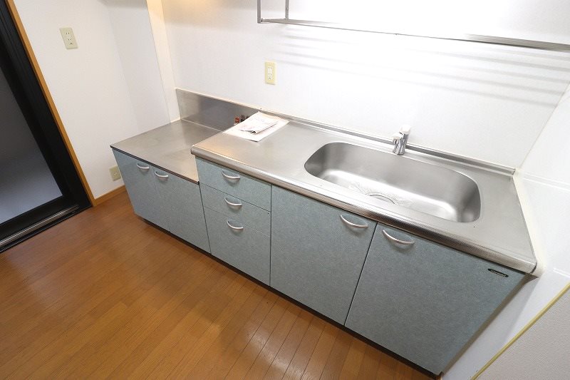 キッチン　別部屋の写真使用