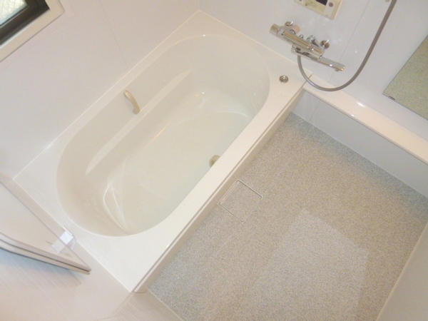 バス・シャワールーム　バストイレ別でオススメです！