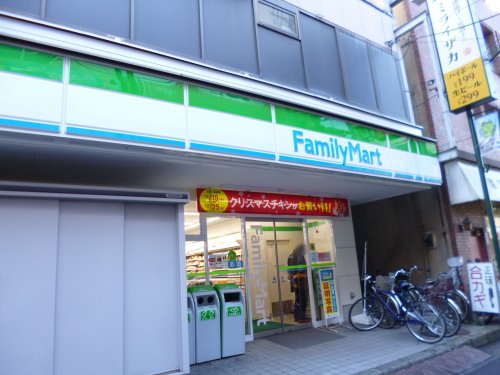 コンビニ　ファミリーマート東村山駅東口店（コンビニ）まで108m