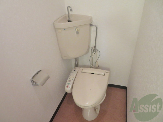 トイレ　こちらはトイレです。清潔感があり、安心して使用できます。