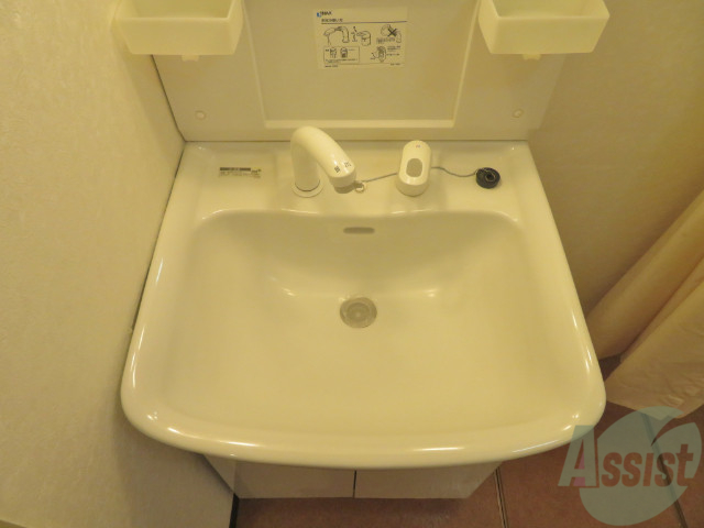 洗面設備　洗面台。身支度にはかかせないですよね～。