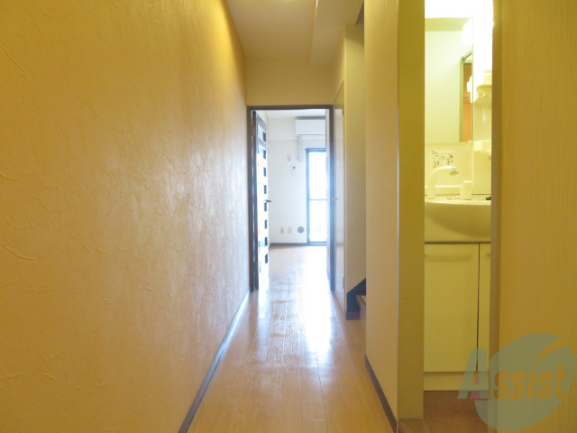 玄関　玄関の様子です。明るい印象ですね。気分もあがりそう。